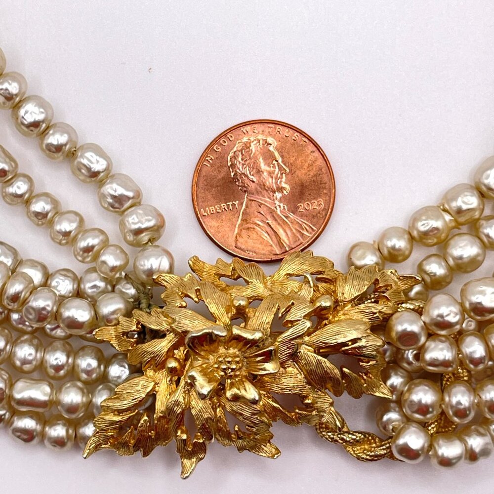 Vintage Freshwater Pearl Torsade Necklace Textured Decorative Gold Tone Clasp - Picture 5 of 14